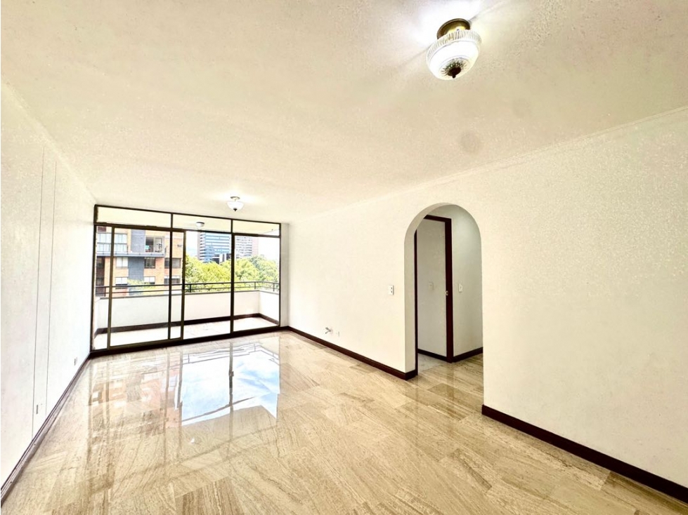 VENTA DE APARTAMENTO EN POBLADO CASTROPOL — foto 2