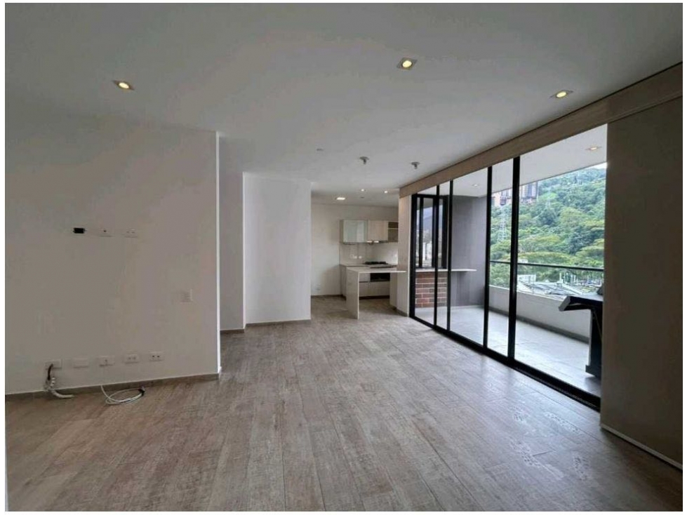 VENTA DE APARTAMENTO EN POBLADO- CASTROPOL — foto 2