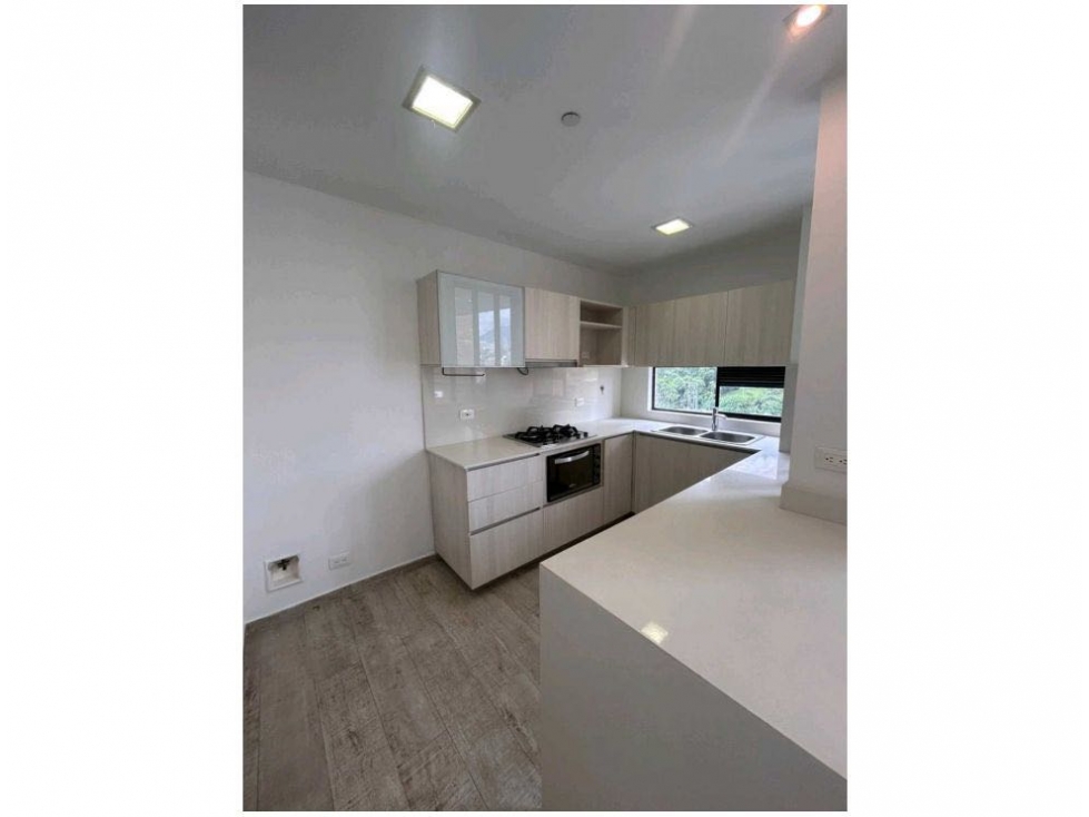 VENTA DE APARTAMENTO EN POBLADO- CASTROPOL — foto 5