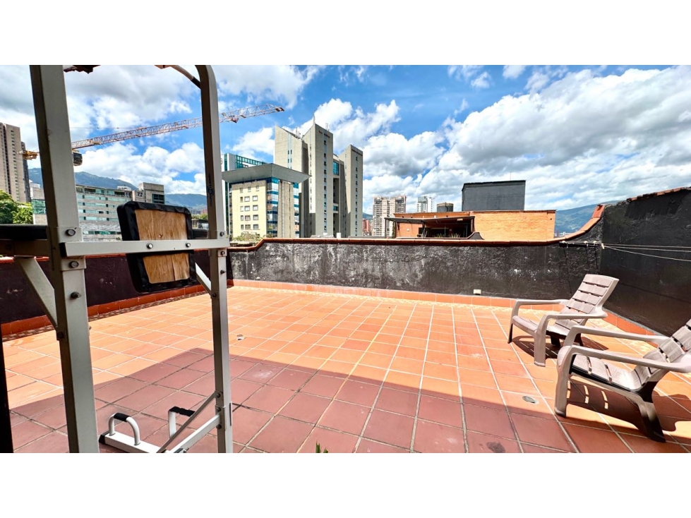 VENTA DE APARTAMENTO EN POBLADO PARA REMODELAR- OVIEDO — foto 3