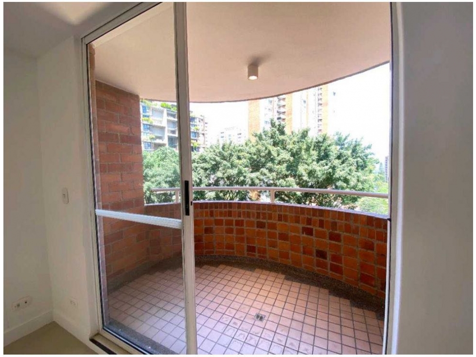 VENTA DE APARTAMENTO EN POBLADO-CASTROPOL — foto 4