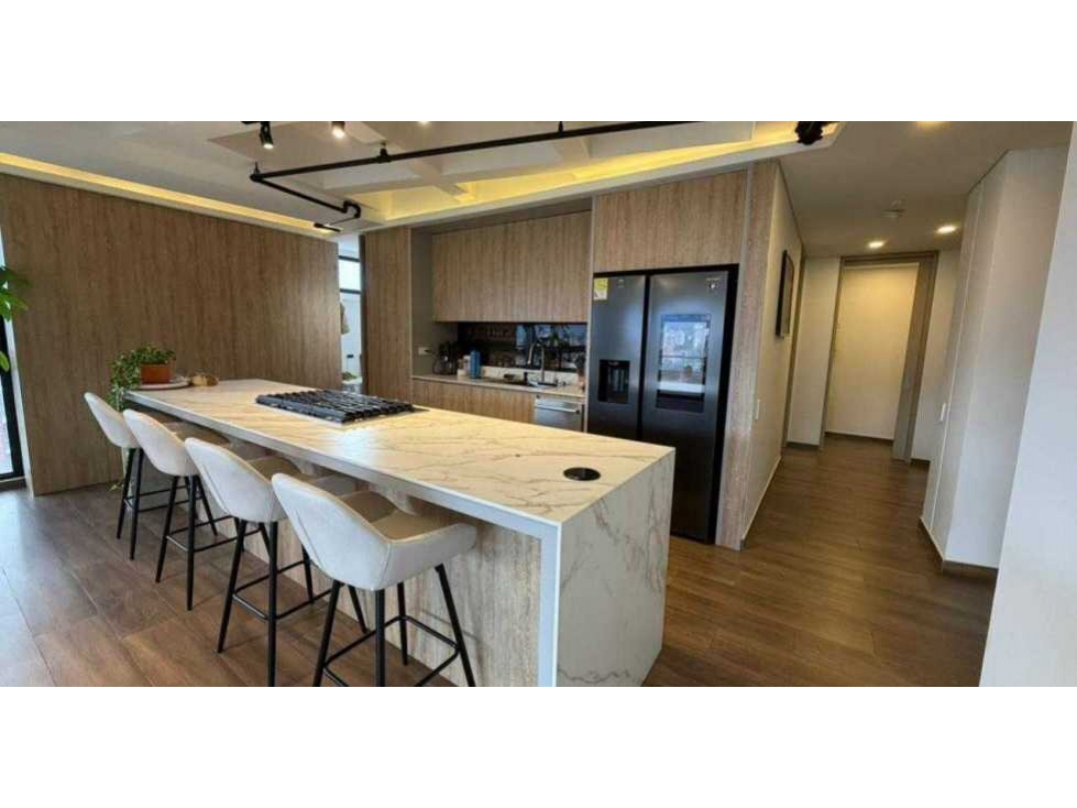 VENTA DE APARTAMENTO EN POBLADO ALTO, SECTOR PADRE MARIANITO. — foto 4