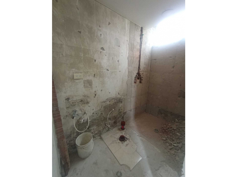 Venta de apartamento para remodelar en Robledo Pilarica, Medellín — foto 4