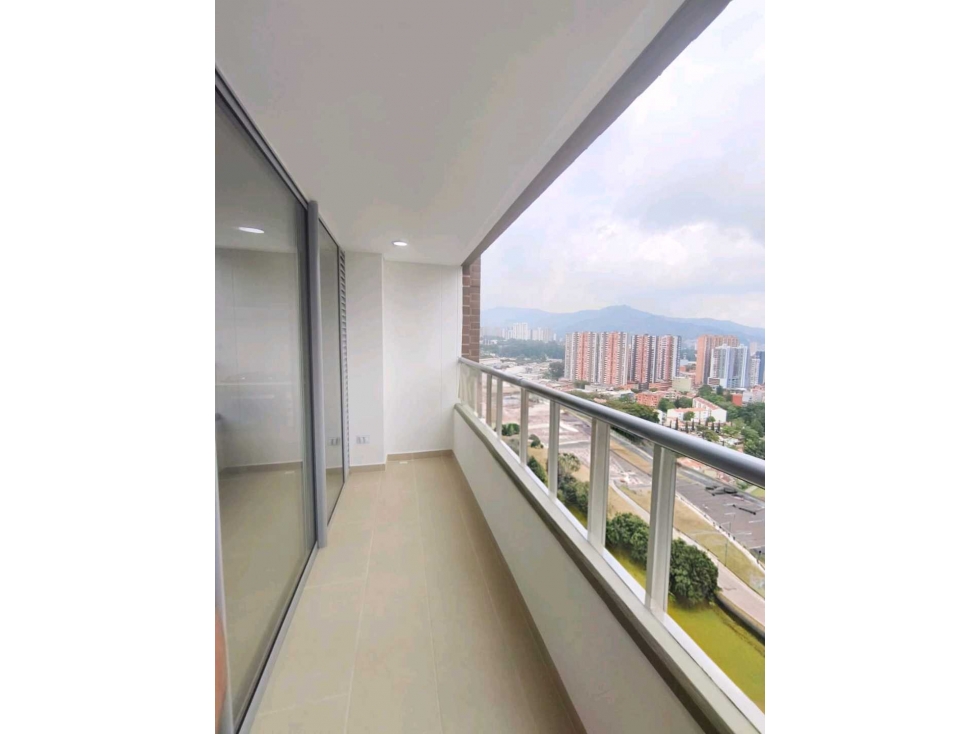VENTA DE APARTAMENTO EN SABANETA ZONA PLANA SUPER VISTA — foto 2