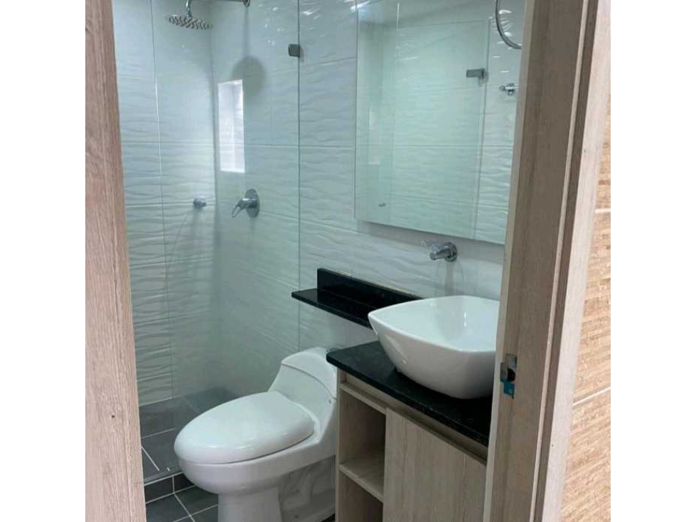VENTA DE APARTAMENTO EN SABANETA, SECTOR LAS LOMITAS. POR INVERSIÓN. — foto 5