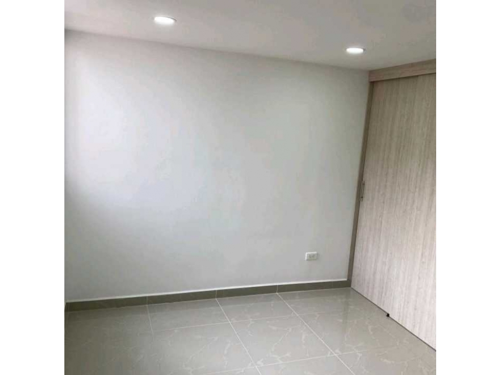 VENTA DE APARTAMENTO EN SABANETA, SECTOR LAS LOMITAS. POR INVERSIÓN. — foto 6