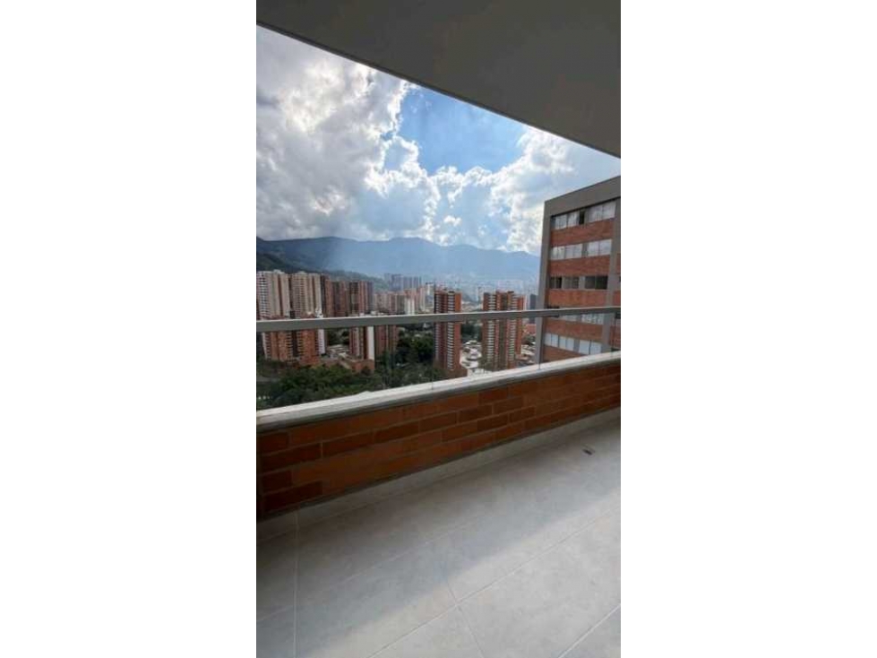VENTA DE APARTAMENTO EN SABANETA. PISO ALTO.