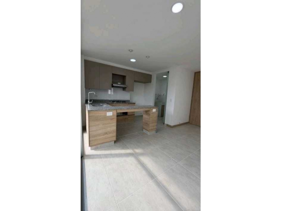 VENTA DE APARTAMENTO EN SABANETA. PISO ALTO. — foto 2