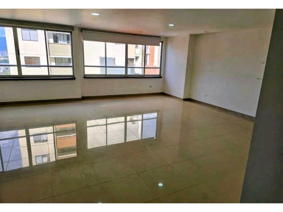 VENTA DE APARTAMENTO EN SABANETA, A UNA CUADRA DEL PARQUE.. — foto 2