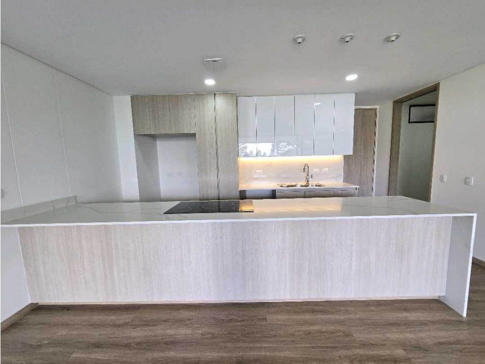 Venta de apartamento en Sajonia - Variante Palmas / Vía Túnel. — foto 5