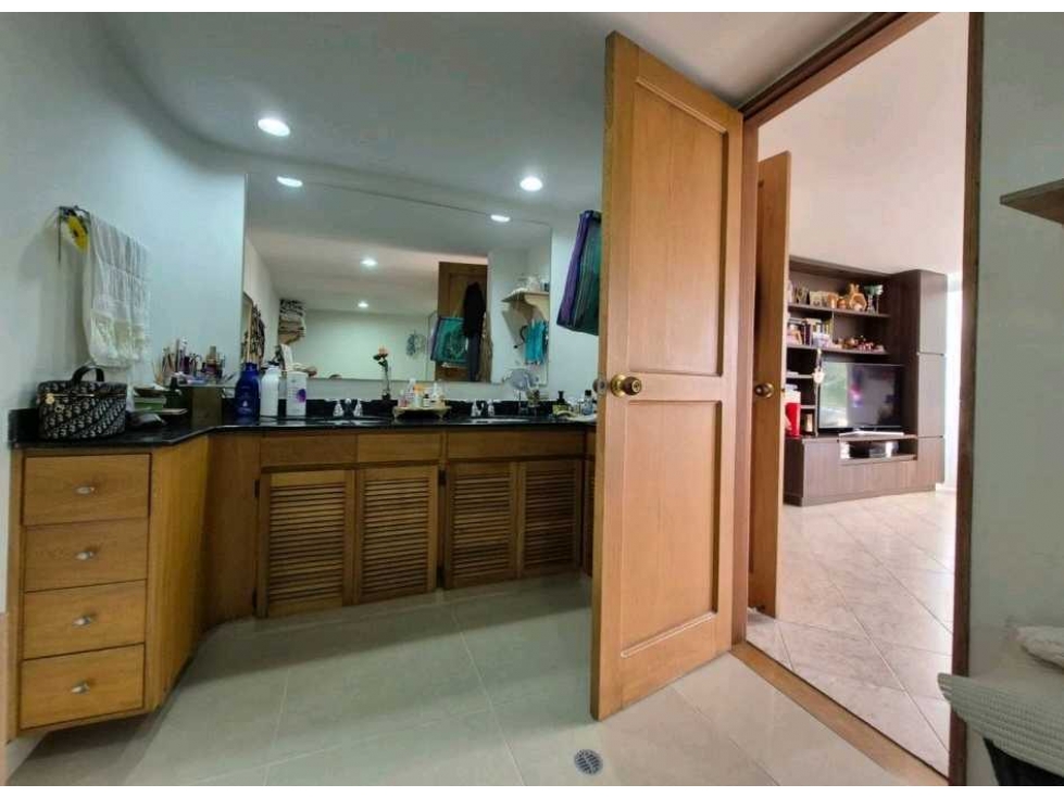 VENTA DE APARTAMENTO EN SAN LUCAS, EL POBLADO. — foto 6