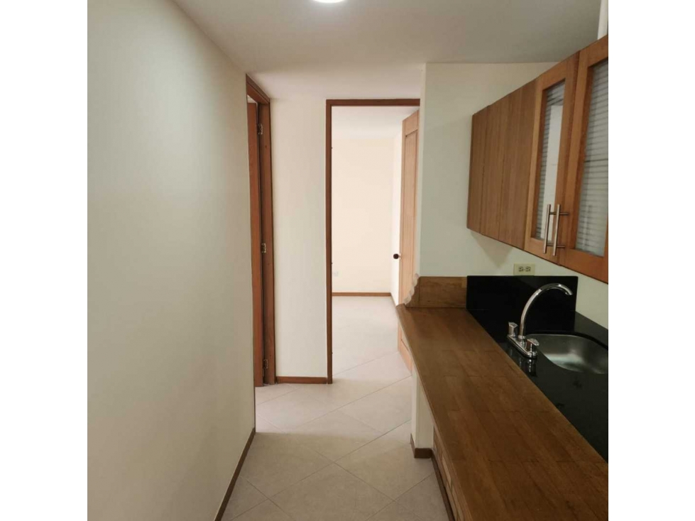 Venta de apartamento en Sabaneta sector Aves María, piso alto!! — foto 6