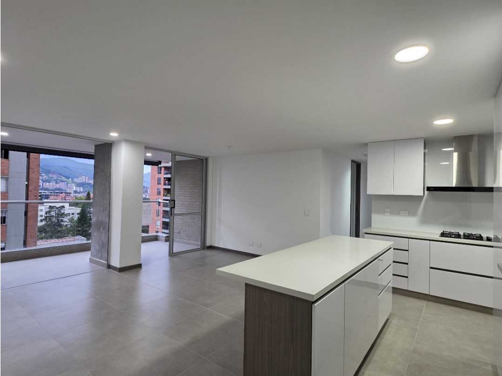 VENTA DE APARTAMENTO ENVIGADO PARTE PLANA EN UNIDAD MUY FAMILIAR