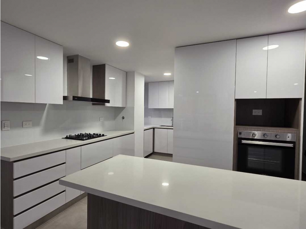 VENTA DE APARTAMENTO ENVIGADO PARTE PLANA EN UNIDAD MUY FAMILIAR — foto 2