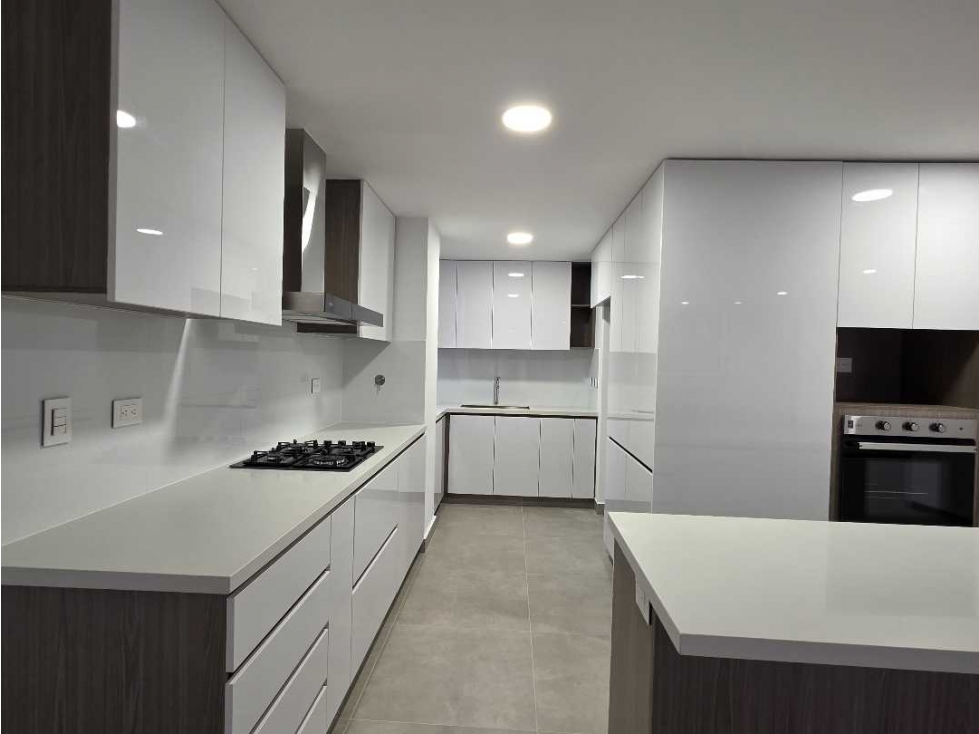 VENTA DE APARTAMENTO ENVIGADO PARTE PLANA EN UNIDAD MUY FAMILIAR — foto 3