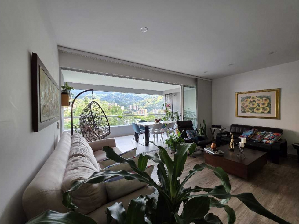VENTA DE APARTAMENTO ENVIGADO CON ESPECTACULAR BALCÓN Y VISTA A VERDE — foto 4