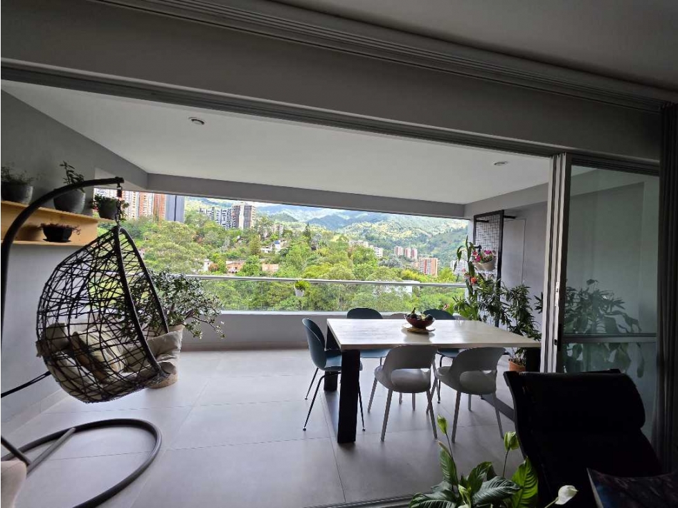 VENTA DE APARTAMENTO ENVIGADO CON ESPECTACULAR BALCÓN Y VISTA A VERDE — foto 5