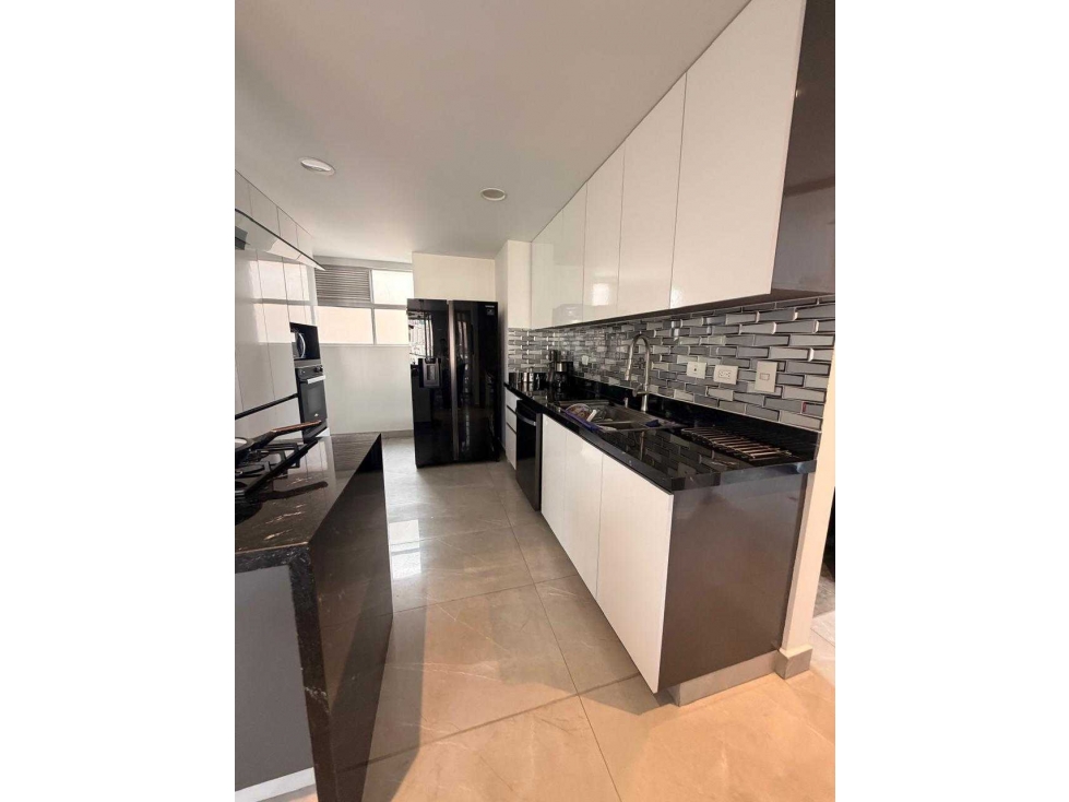 VENTA DE APARTAMENTO ENVIGADO PARTE PLANA PISO ALTO CON VISTA — foto 3