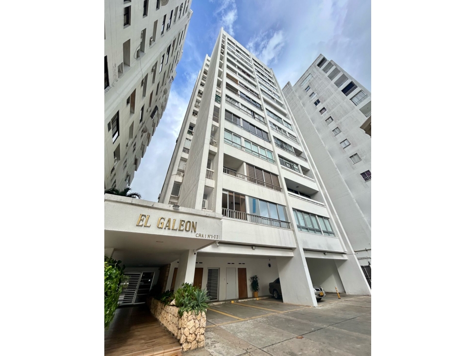 Venta de apartamento estilo clásico en el Laguito. Edificio Galeón. — foto 4
