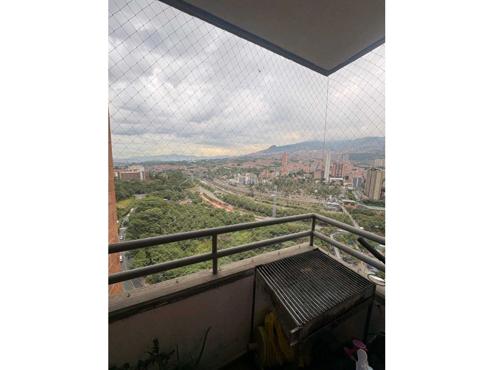 Apartamento frente a la estación madera con excelente vista.