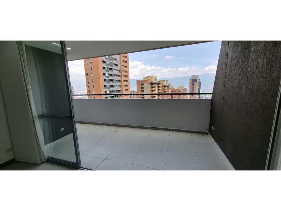 Venta De Apartamento Loma De Los Gonzales, Poblado, Medellin — foto 3