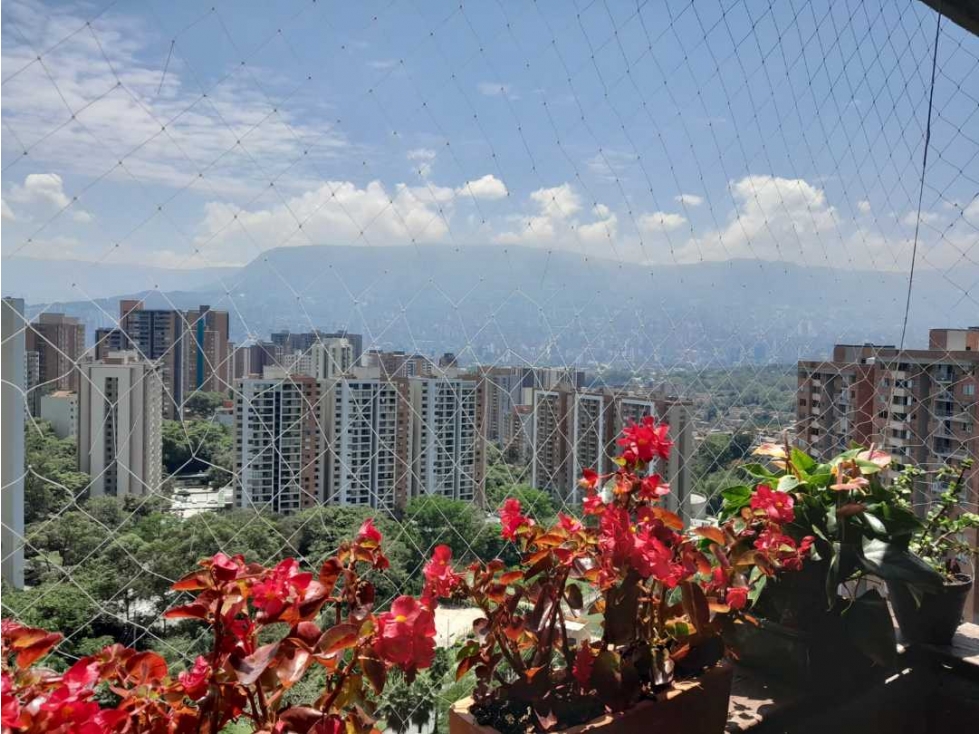 VENTA DE APARTAMENTO LOMA DE LOS BERNAL