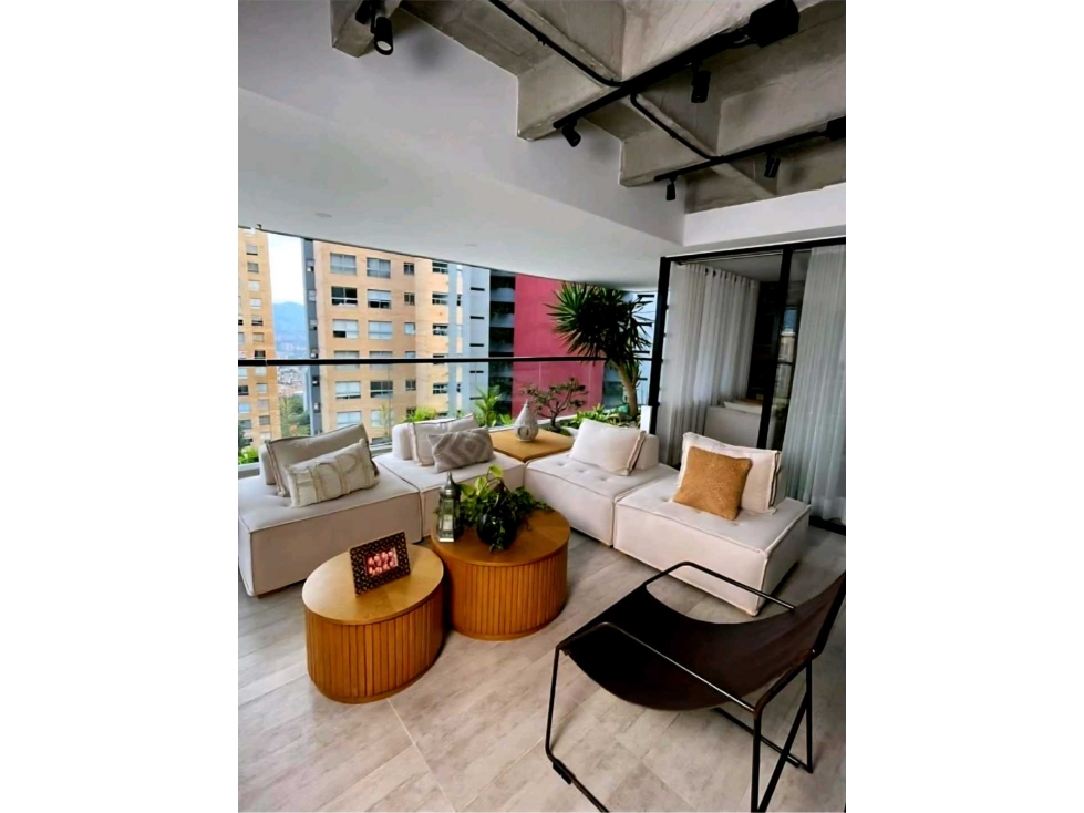 VENTA DE APARTAMENTO REMODELADO EN ENVIGADO Y UNIDAD COMPLETA