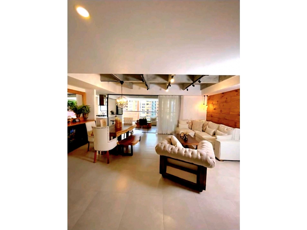 VENTA DE APARTAMENTO REMODELADO EN ENVIGADO Y UNIDAD COMPLETA — foto 2