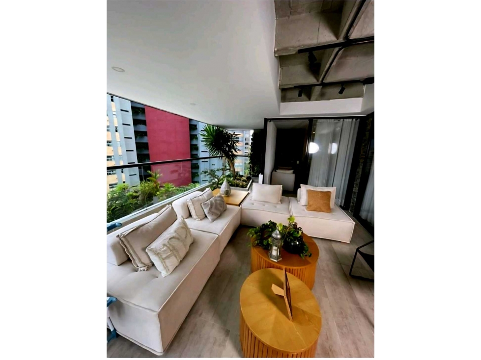 VENTA DE APARTAMENTO REMODELADO EN ENVIGADO Y UNIDAD COMPLETA — foto 3