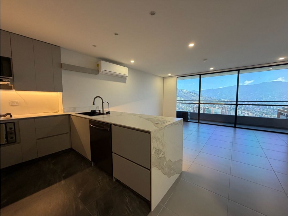 Venta de Apartamento Moderno en El Escobero / Brujas, Envigado