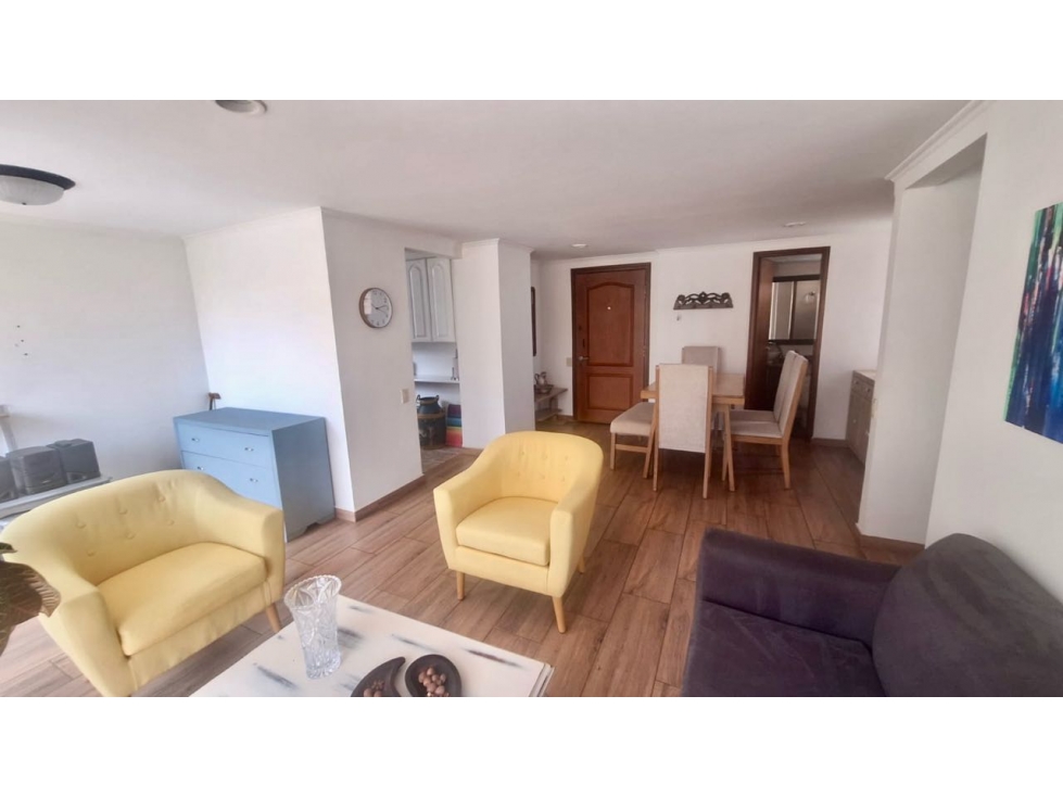 Venta de apartamento muy comercial sector los balsos
