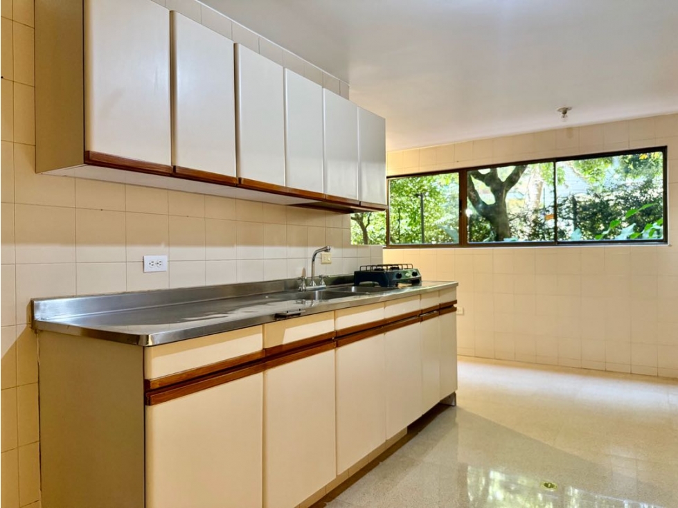 Venta de apartamento sector CASTROPOL original en excelente estado — foto 4