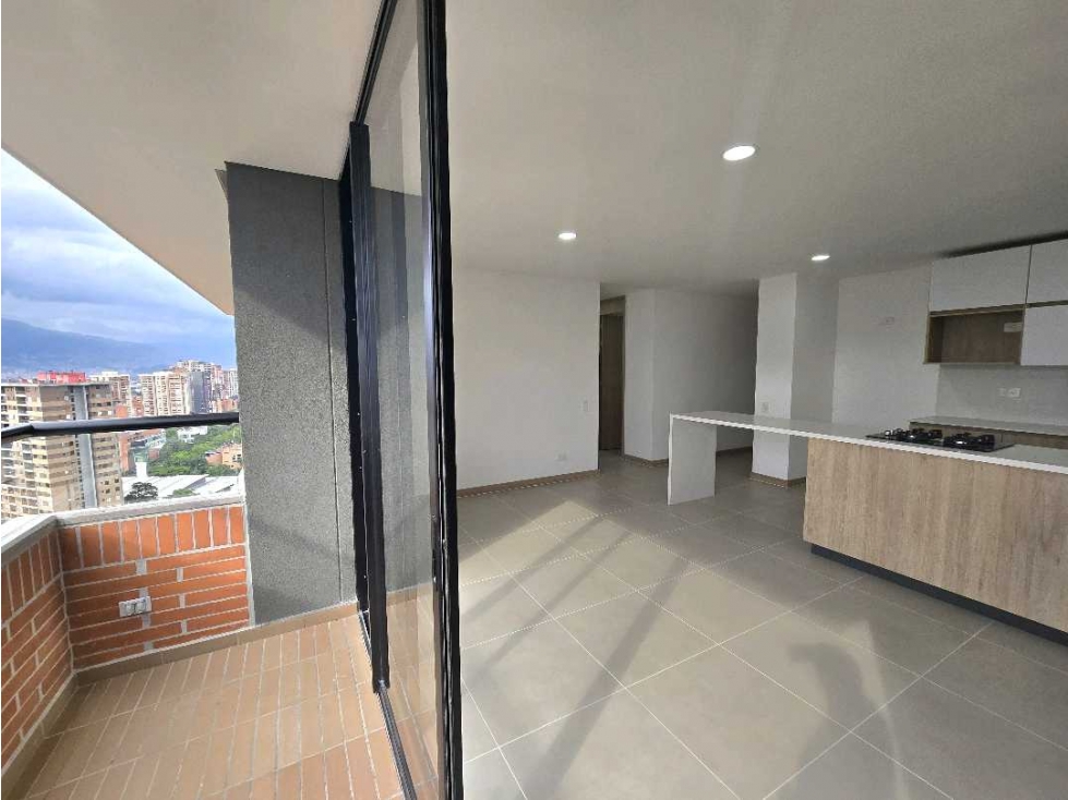 Venta de apartamento para estrenar en Envigado, colegio La Salle. — foto 3