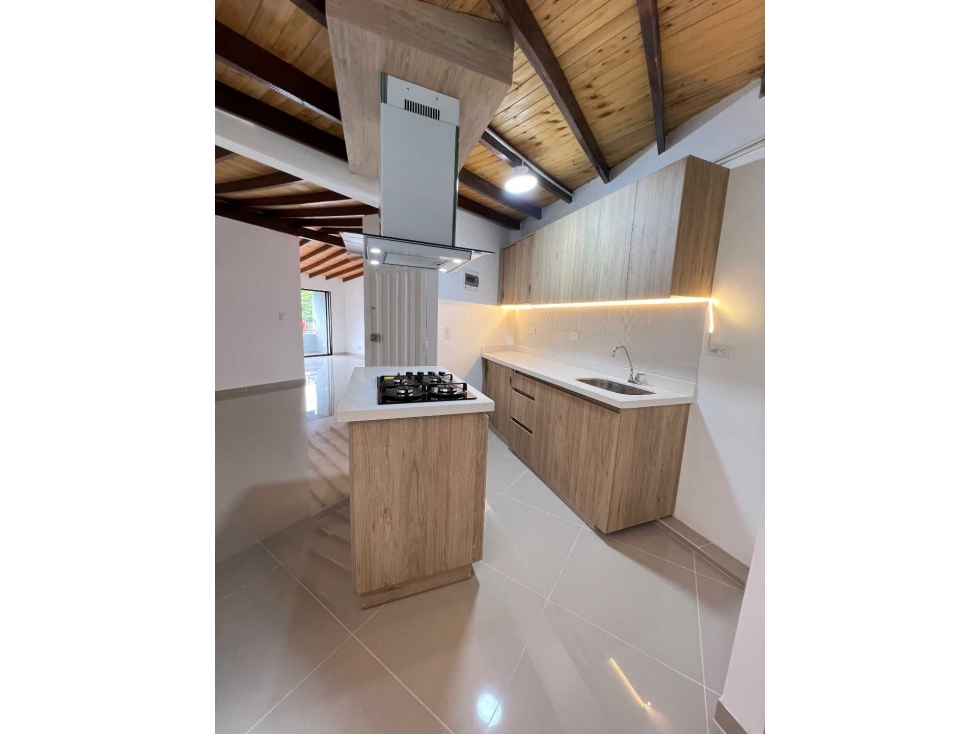 Venta de apartamento reformado en La America — foto 2