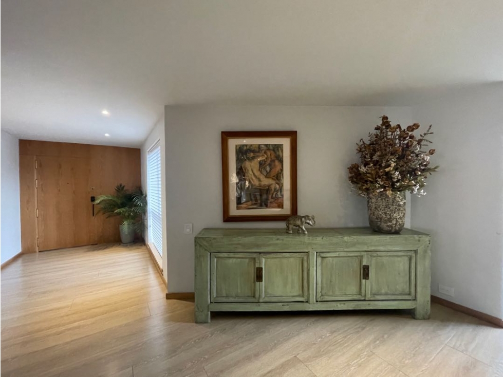 VENTA DE APARTAMENTO REMODELADO SECTOR EL POBLADO — foto 4