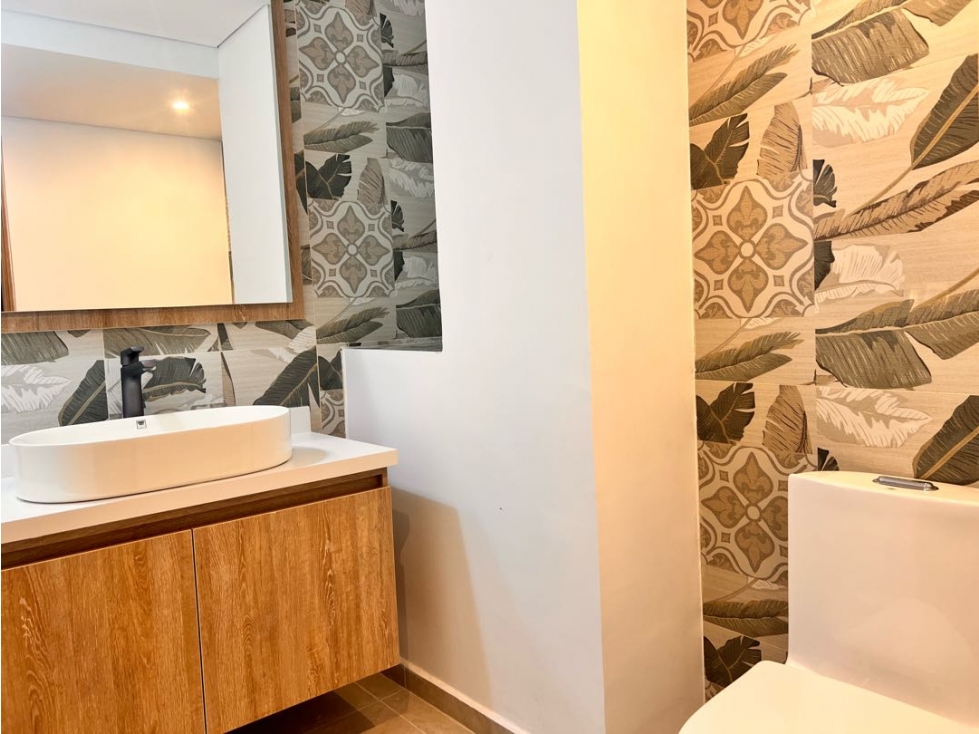 VENTA DE APARTAMENTO REMODELADO CON TERRAZA EN EL POBLADO — foto 4