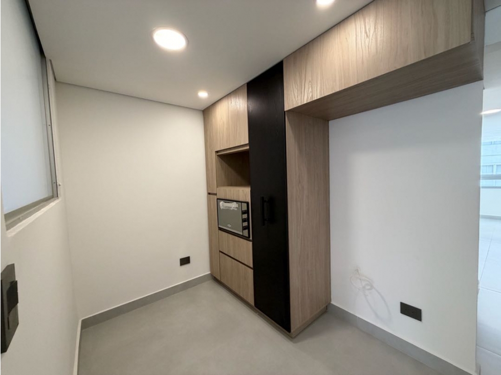 VENTA DE APARTAMENTO REMODELADO EN LAURELES | MEDELLIN — foto 4