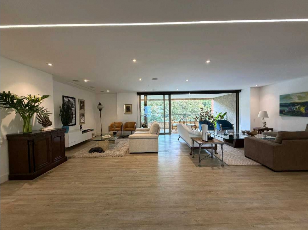 Venta de apartamento remodelado hermoso en el Las Santas. El Poblado — foto 3