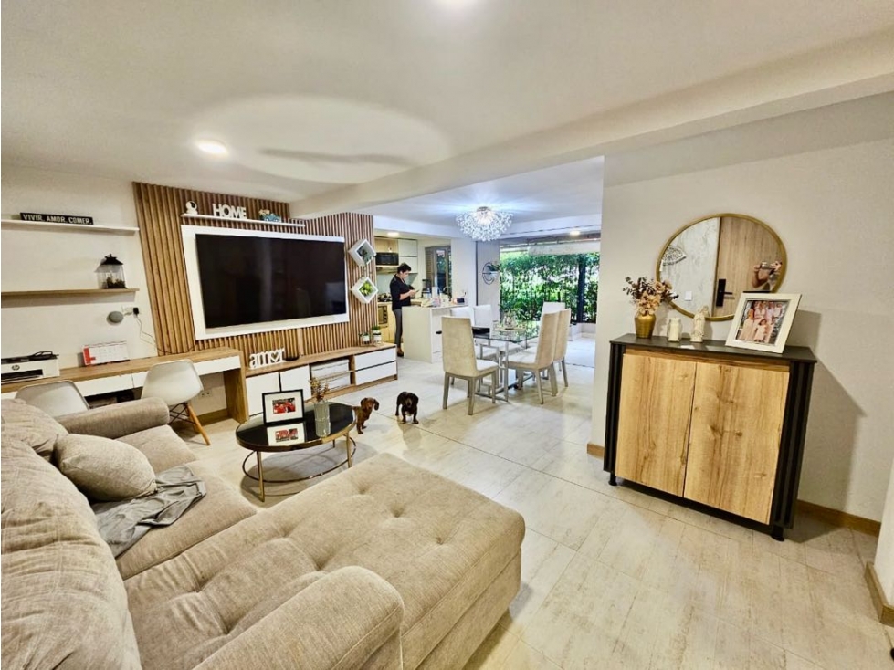 Venta de apartamento remodelado sector loma de los Bernal
