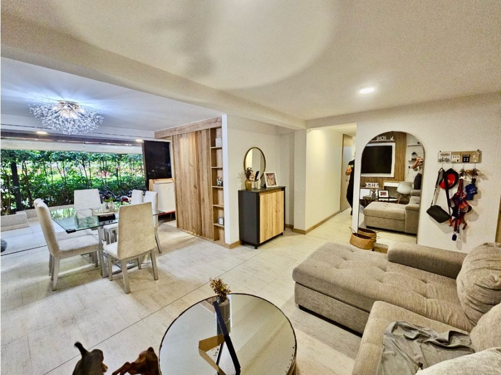 Venta de apartamento remodelado sector loma de los Bernal — foto 2