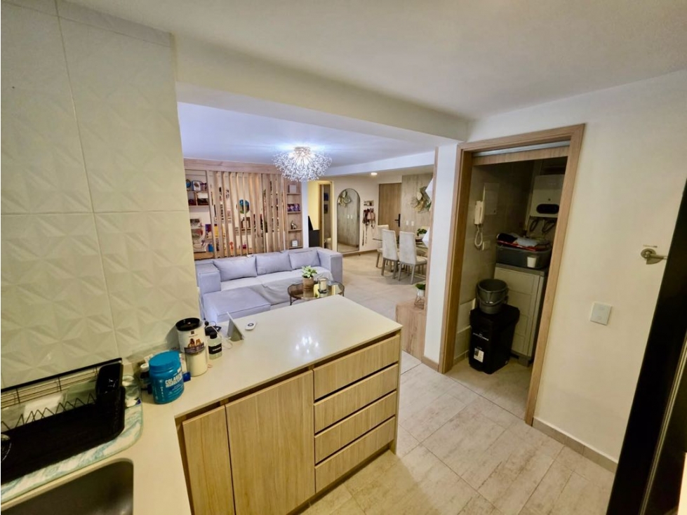 Venta de apartamento remodelado sector loma de los Bernal — foto 4