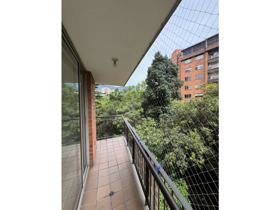 Venta de apartamento remodelado ENVIGADO cerca al Colegio el Teresiano