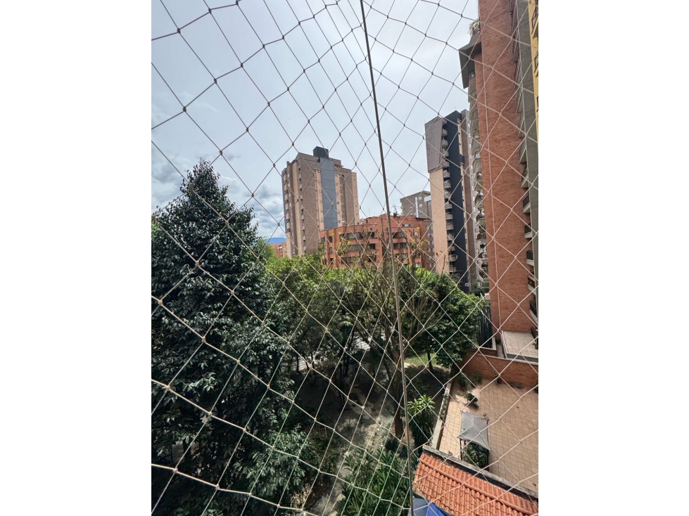 Venta de apartamento remodelado ENVIGADO cerca al Colegio el Teresiano — foto 2