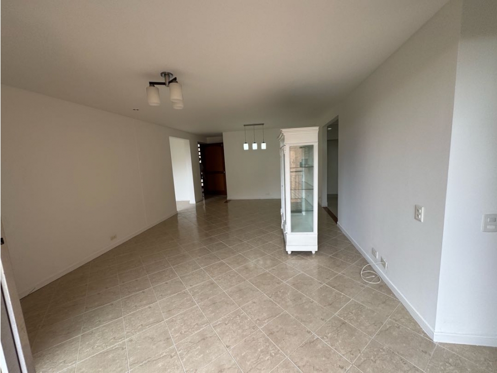 Venta de apartamento remodelado ENVIGADO cerca al Colegio el Teresiano — foto 5