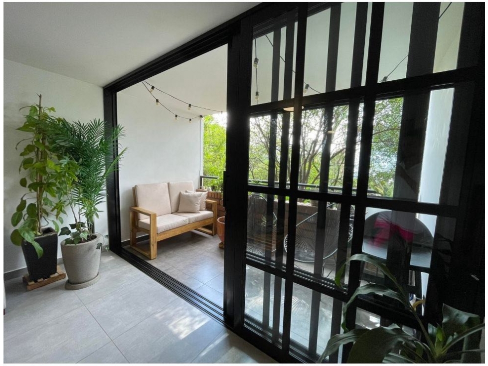 VENTA DE APARTAMENTO REMODELADO EN POBLADO - LAS PALMAS — foto 2