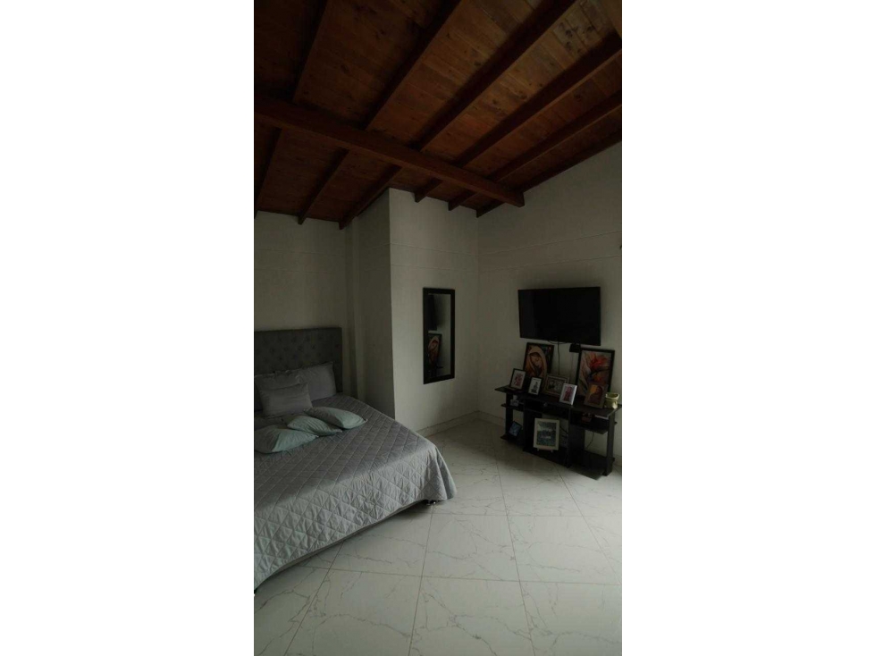 Venta de apartamento remodelado en la Loma del Indio, parte baja, Med — foto 3