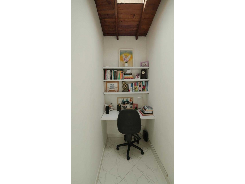 Venta de apartamento remodelado en la Loma del Indio, parte baja, Med — foto 5