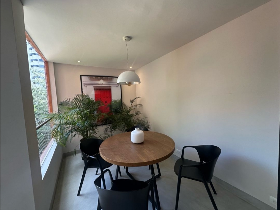 Venta de apartamento remodelado en Milla de Oro, Poblado — foto 3