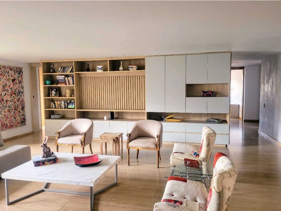 Venta de apartamento totalmente remodelado en el Poblado/Castropol — foto 2