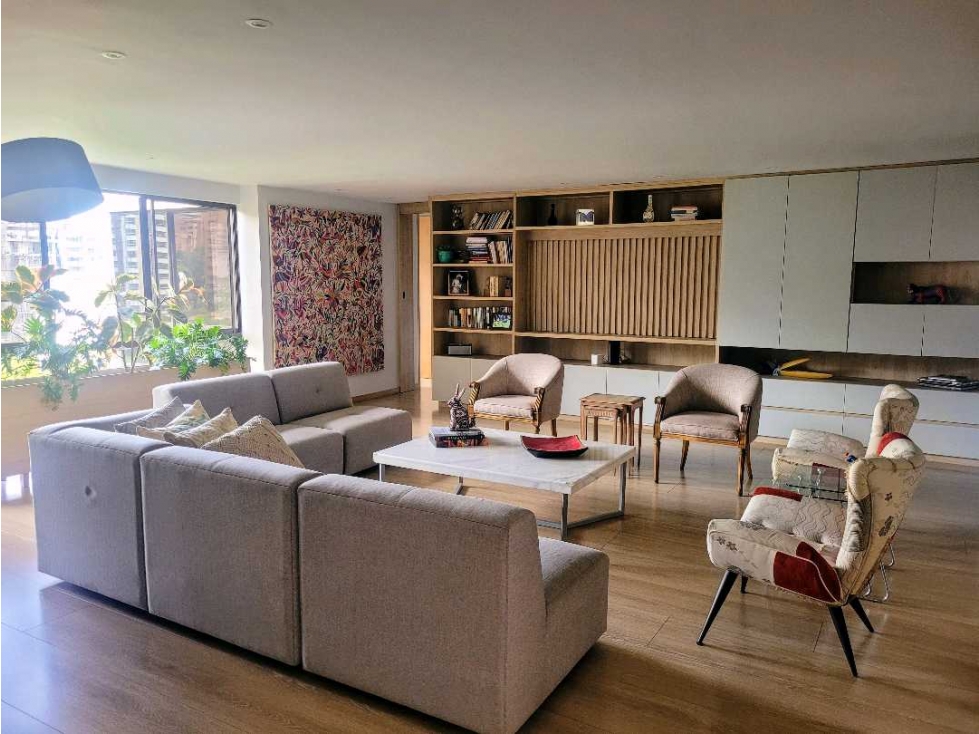 Venta de apartamento totalmente remodelado en el Poblado/Castropol — foto 3